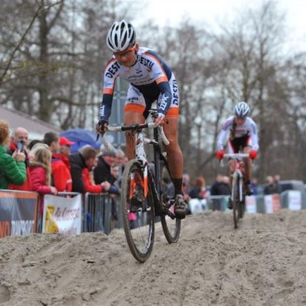 19e Internationale Centrumcross Surhuisterveen 2014 (2) | Wielrennen Surhuisterveen