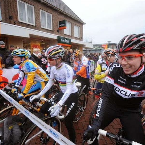 19e Internationale Centrumcross Surhuisterveen 2014 (2) | Wielrennen Surhuisterveen