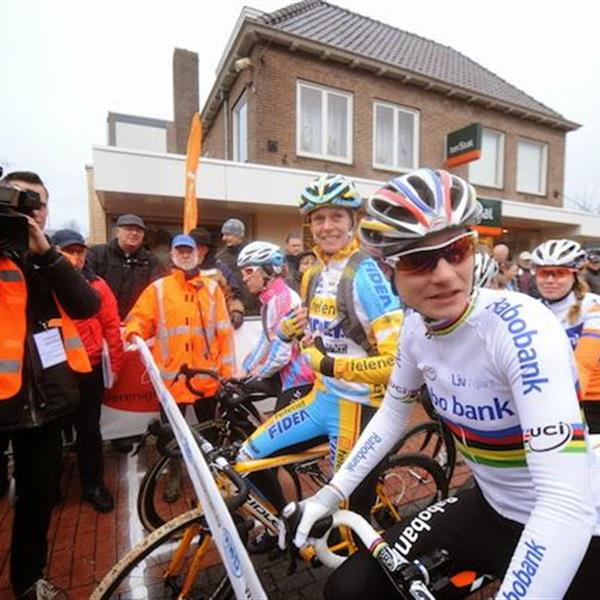 19e Internationale Centrumcross Surhuisterveen 2014 (2) | Wielrennen Surhuisterveen