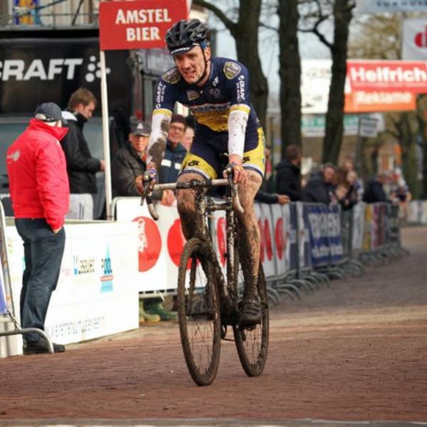 19e Centrumcross Surhuisterveen 2014 (Amateurs en Masters) | Wielrennen Surhuisterveen