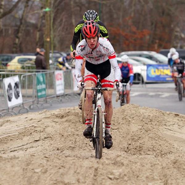 19e Centrumcross Surhuisterveen 2014 (Amateurs en Masters) | Wielrennen Surhuisterveen