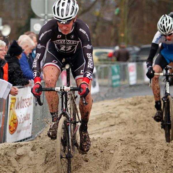 19e Centrumcross Surhuisterveen 2014 (Amateurs en Masters) | Wielrennen Surhuisterveen