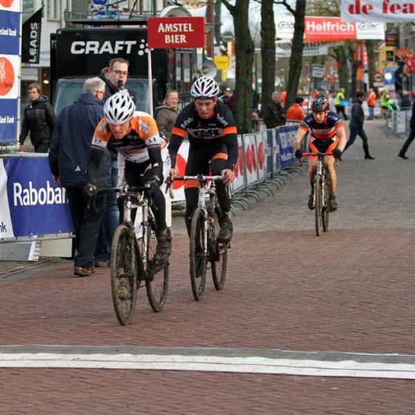 19e Centrumcross Surhuisterveen 2014 (Amateurs en Masters) | Wielrennen Surhuisterveen