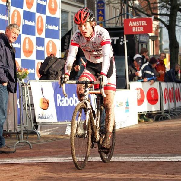 19e Centrumcross Surhuisterveen 2014 (Amateurs en Masters) | Wielrennen Surhuisterveen