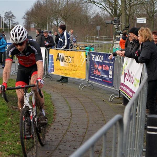 19e Centrumcross Surhuisterveen 2014 (Amateurs en Masters) | Wielrennen Surhuisterveen