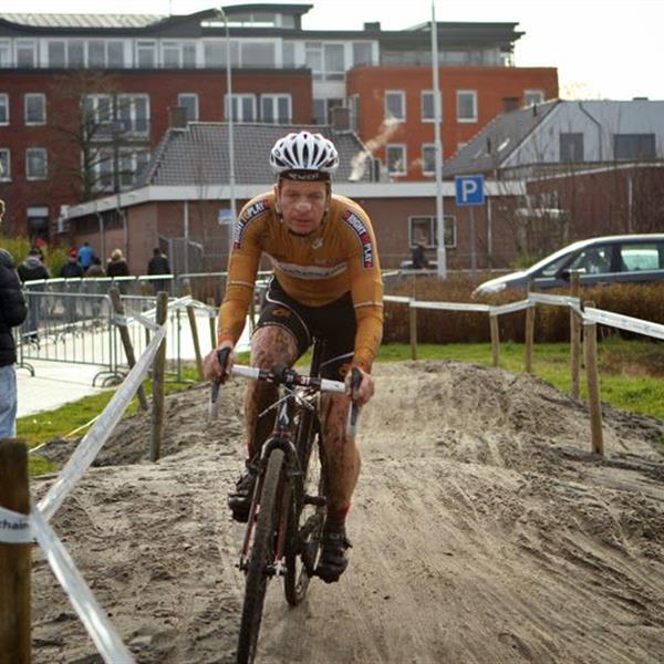 19e Centrumcross Surhuisterveen 2014 (Amateurs en Masters) | Wielrennen Surhuisterveen