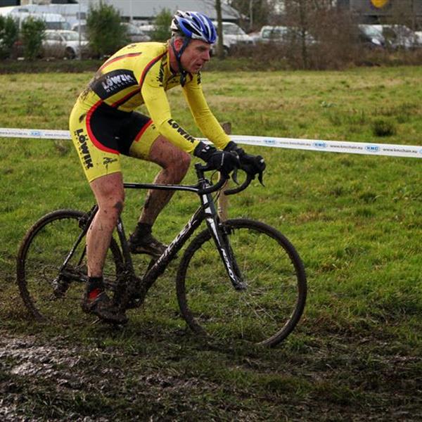 19e Centrumcross Surhuisterveen 2014 (Amateurs en Masters) | Wielrennen Surhuisterveen
