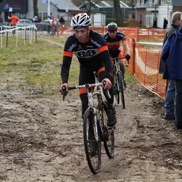 19e Centrumcross Surhuisterveen 2014 (Amateurs en Masters) | Wielrennen Surhuisterveen