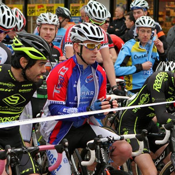 19e Centrumcross Surhuisterveen 2014 (Amateurs en Masters) | Wielrennen Surhuisterveen