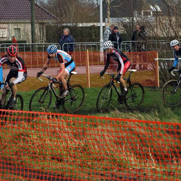 19e Centrumcross Surhuisterveen 2014 (Amateurs en Masters) | Wielrennen Surhuisterveen