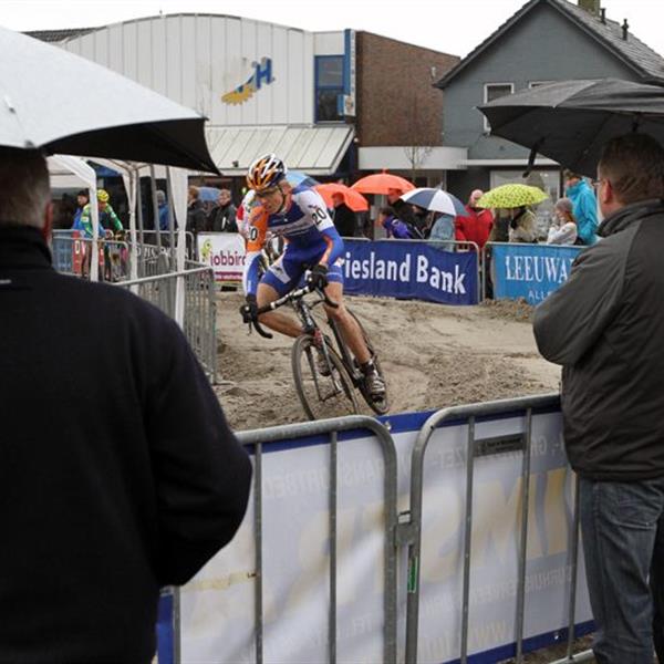 16e Centrumcross Surhuisterveen 2011 | Wielrennen Surhuisterveen