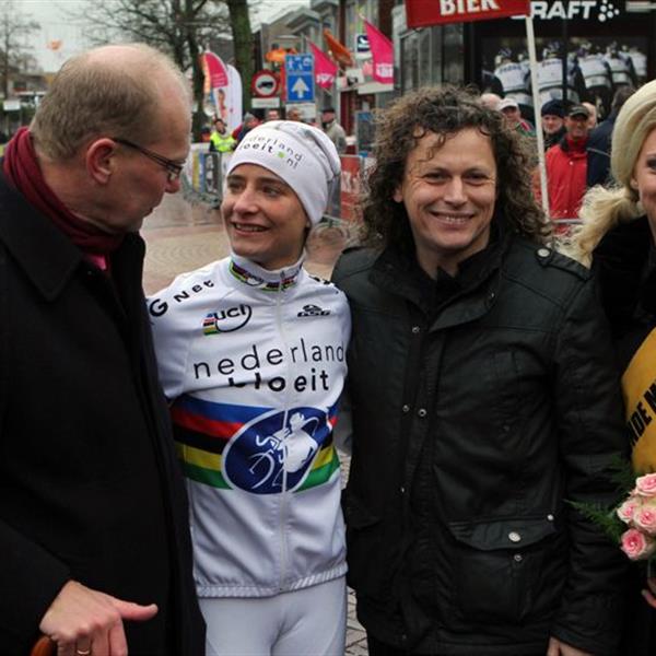 16e Centrumcross Surhuisterveen 2011 | Wielrennen Surhuisterveen