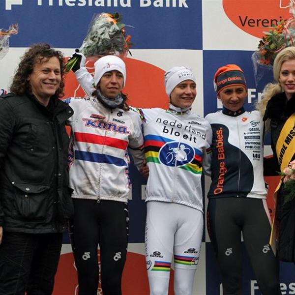 16e Centrumcross Surhuisterveen 2011 | Wielrennen Surhuisterveen