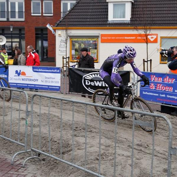 16e Centrumcross Surhuisterveen 2011 | Wielrennen Surhuisterveen