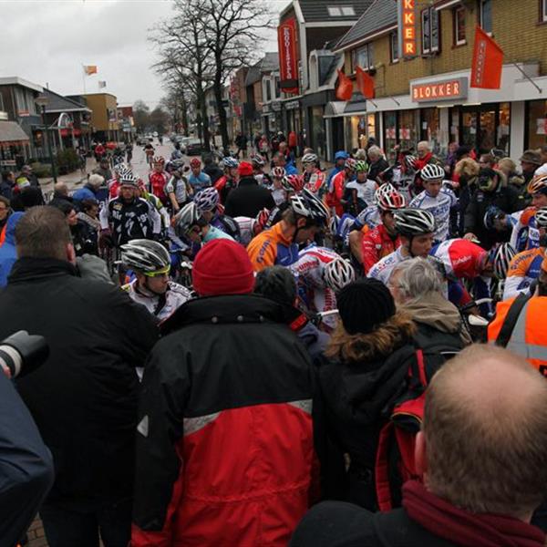 16e Centrumcross Surhuisterveen 2011 | Wielrennen Surhuisterveen