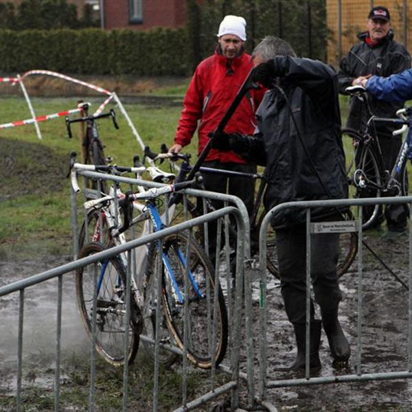 16e Centrumcross Surhuisterveen 2011 | Wielrennen Surhuisterveen