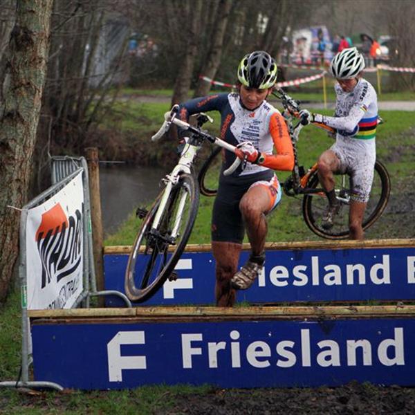16e Centrumcross Surhuisterveen 2011 | Wielrennen Surhuisterveen