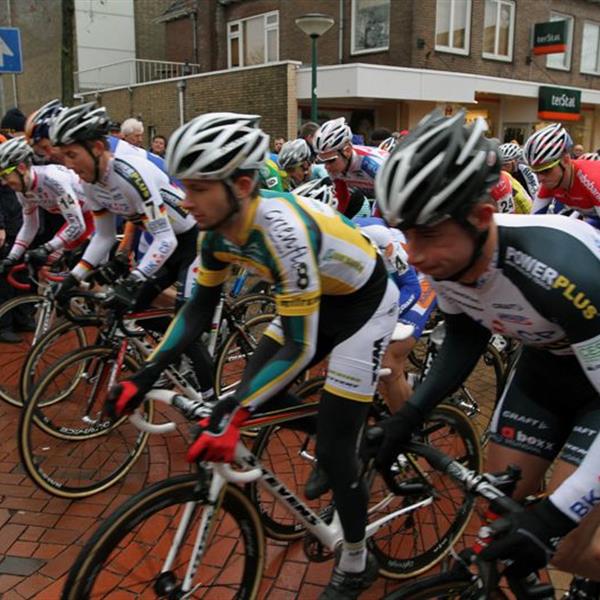 16e Centrumcross Surhuisterveen 2011 | Wielrennen Surhuisterveen