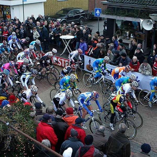 14e Centrumcross Surhuisterveen 2009 | Wielrennen Surhuisterveen