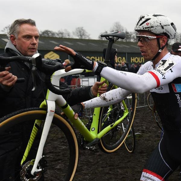 21e Internationale Centrumcross Surhuisterveen 2016 | Wielrennen Surhuisterveen