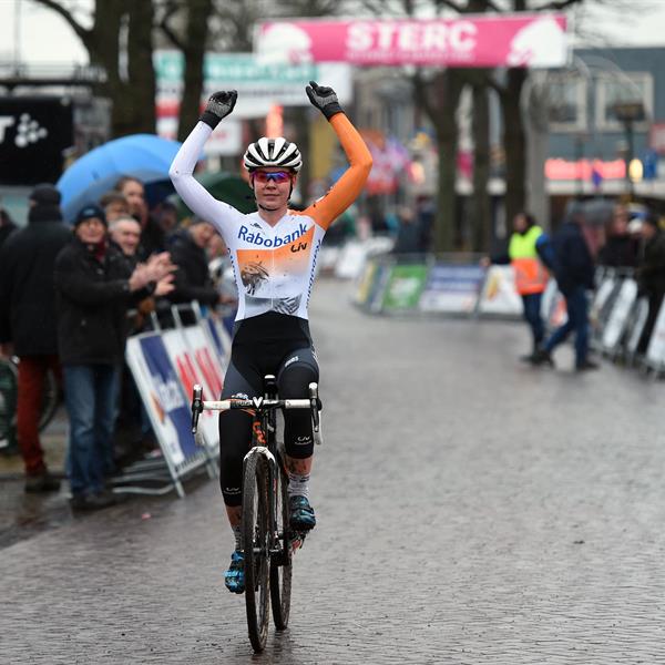 21e Internationale Centrumcross Surhuisterveen 2016 | Wielrennen Surhuisterveen