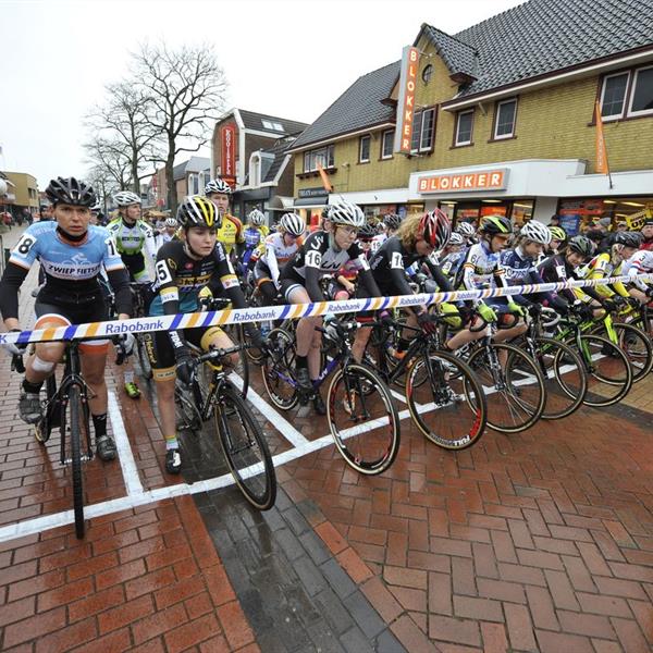 21e Internationale Centrumcross Surhuisterveen 2016 (3) | Wielrennen Surhuisterveen