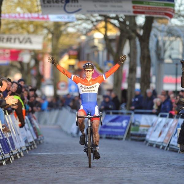 20e Internationale Centrumcross Surhuisterveen 2015 (3) | Wielrennen Surhuisterveen