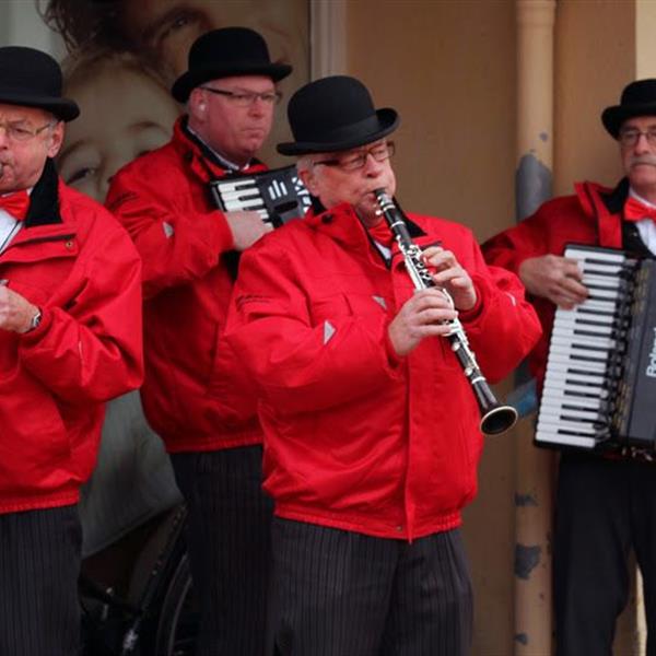 19e Centrumcross Surhuisterveen 2014 (Dames) | Wielrennen Surhuisterveen