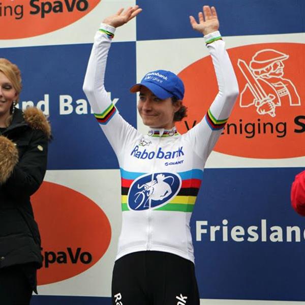 19e Centrumcross Surhuisterveen 2014 (Dames) | Wielrennen Surhuisterveen