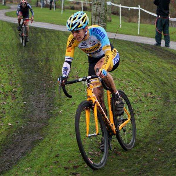 19e Centrumcross Surhuisterveen 2014 (Dames) | Wielrennen Surhuisterveen