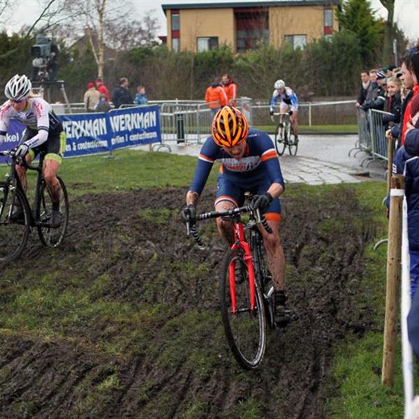 19e Centrumcross Surhuisterveen 2014 (Dames) | Wielrennen Surhuisterveen