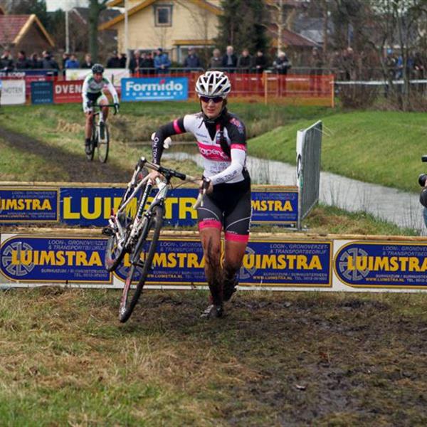 19e Centrumcross Surhuisterveen 2014 (Dames) | Wielrennen Surhuisterveen