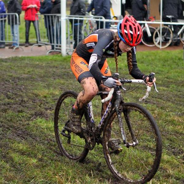 19e Centrumcross Surhuisterveen 2014 (Dames) | Wielrennen Surhuisterveen