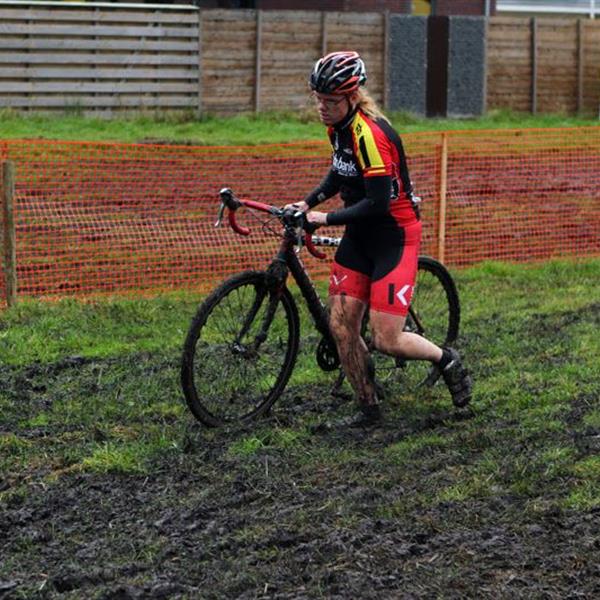 19e Centrumcross Surhuisterveen 2014 (Dames) | Wielrennen Surhuisterveen