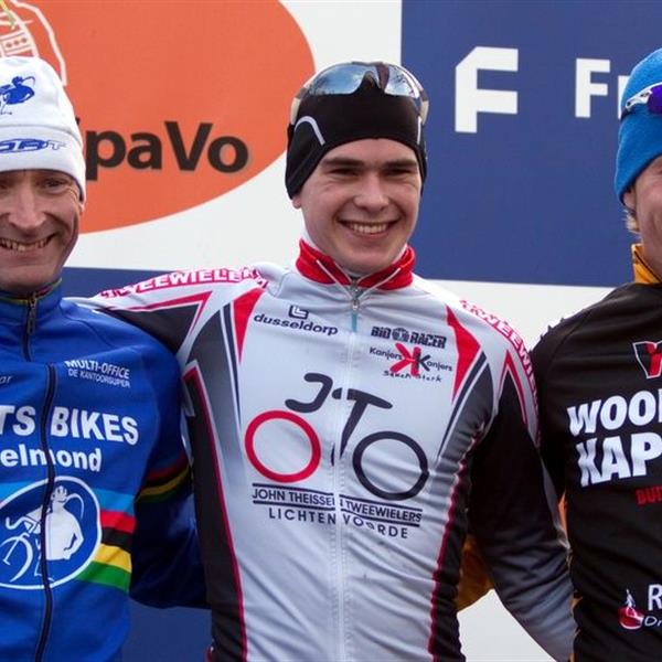 15e Centrumcross Surhuisterveen 2010 | Wielrennen Surhuisterveen