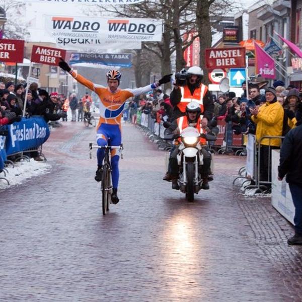 15e Centrumcross Surhuisterveen 2010 | Wielrennen Surhuisterveen