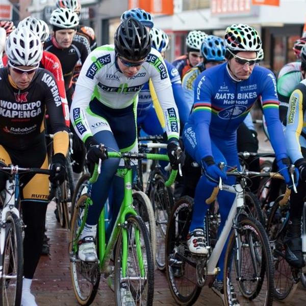 15e Centrumcross Surhuisterveen 2010 | Wielrennen Surhuisterveen