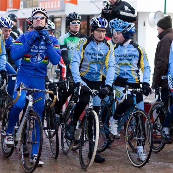 15e Centrumcross Surhuisterveen 2010 | Wielrennen Surhuisterveen