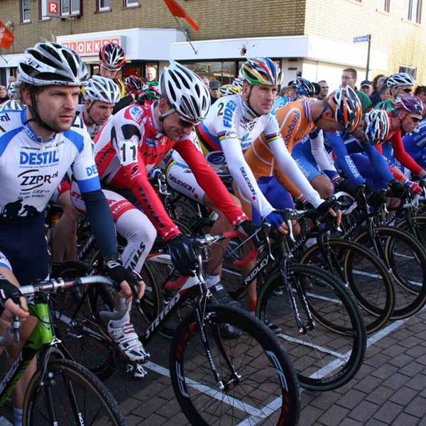 13e Centrumcross Surhuisterveen 2008 | Wielrennen Surhuisterveen