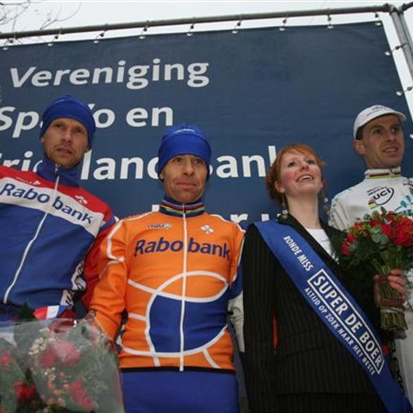 12e Centrumcross Surhuisterveen 2007 | Wielrennen Surhuisterveen