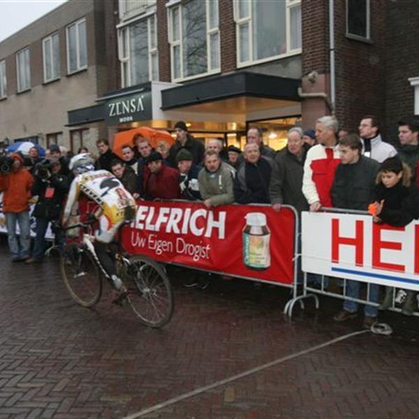 12e Centrumcross Surhuisterveen 2007 | Wielrennen Surhuisterveen