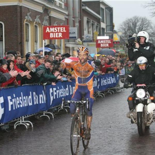 12e Centrumcross Surhuisterveen 2007 | Wielrennen Surhuisterveen