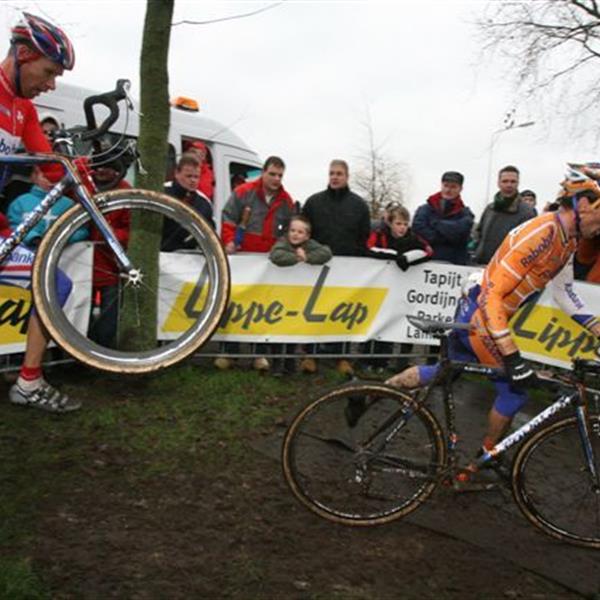 12e Centrumcross Surhuisterveen 2007 | Wielrennen Surhuisterveen