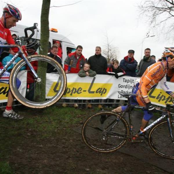 12e Centrumcross Surhuisterveen 2007 | Wielrennen Surhuisterveen