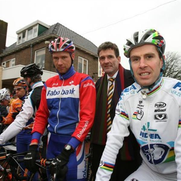 12e Centrumcross Surhuisterveen 2007 | Wielrennen Surhuisterveen