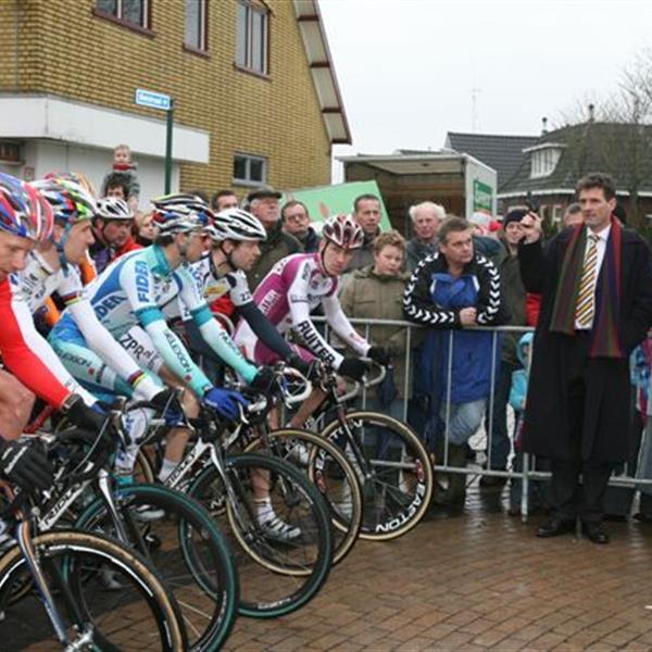 12e Centrumcross Surhuisterveen 2007 | Wielrennen Surhuisterveen