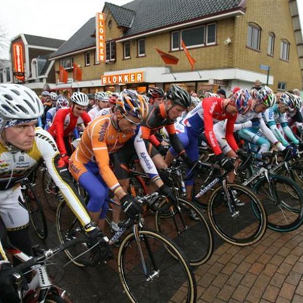 12e Centrumcross Surhuisterveen 2007 | Wielrennen Surhuisterveen