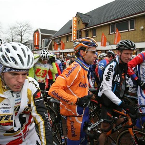 12e Centrumcross Surhuisterveen 2007 | Wielrennen Surhuisterveen