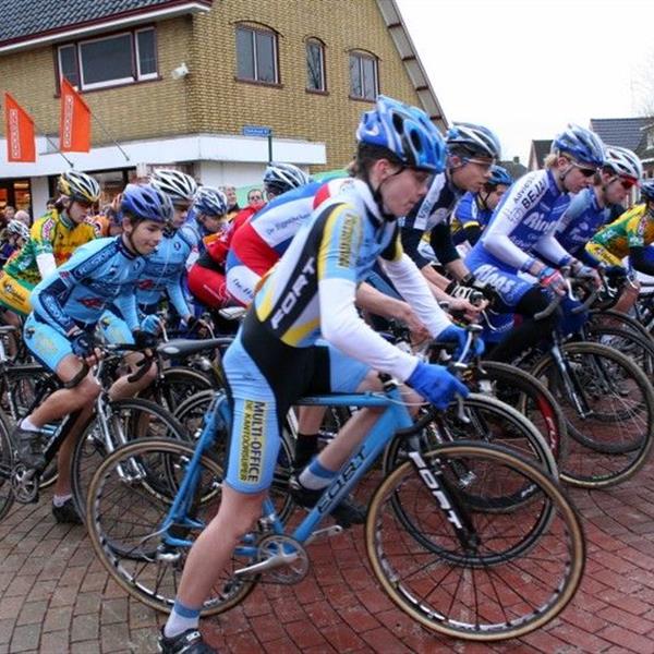 12e Centrumcross Surhuisterveen 2007 | Wielrennen Surhuisterveen