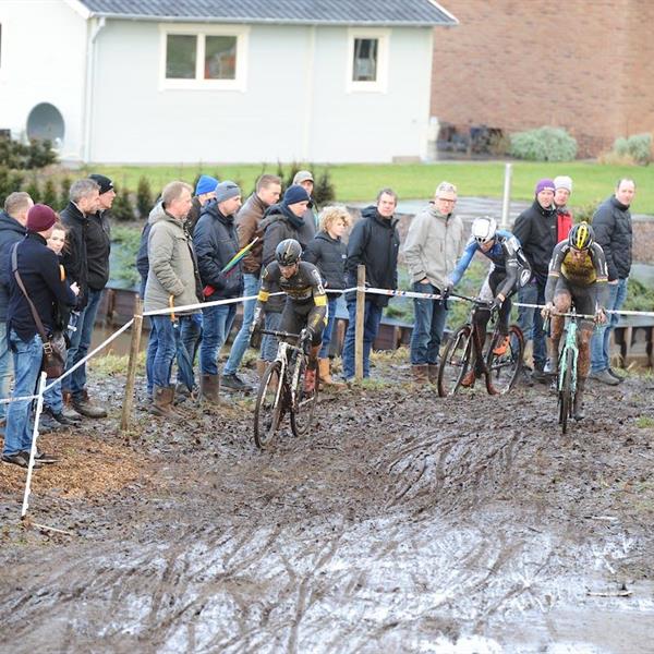22e Internationale Centrumcross Surhuisterveen 2017 | Wielrennen Surhuisterveen